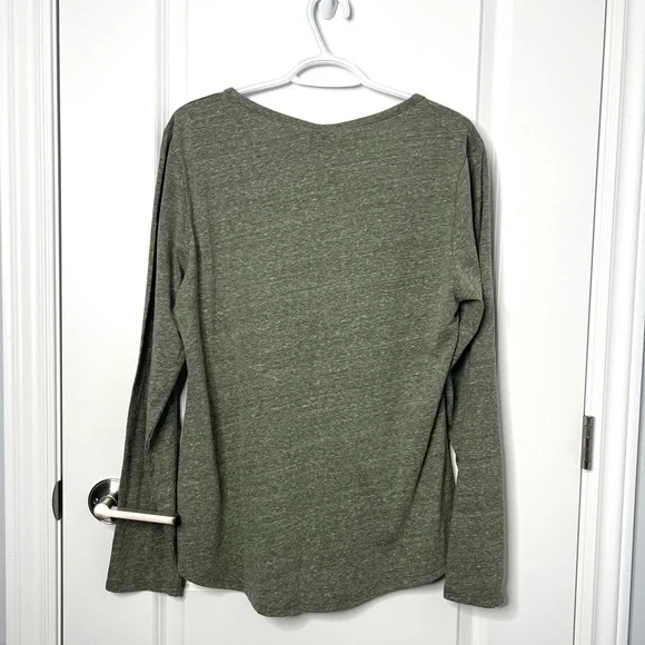 NWT Bench Long Sleeve - Picture 2 of 5
